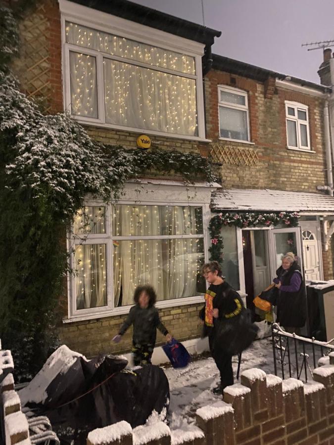 Three Bedroom Family With Garden In Walthamstow Casa de Férias Londres
